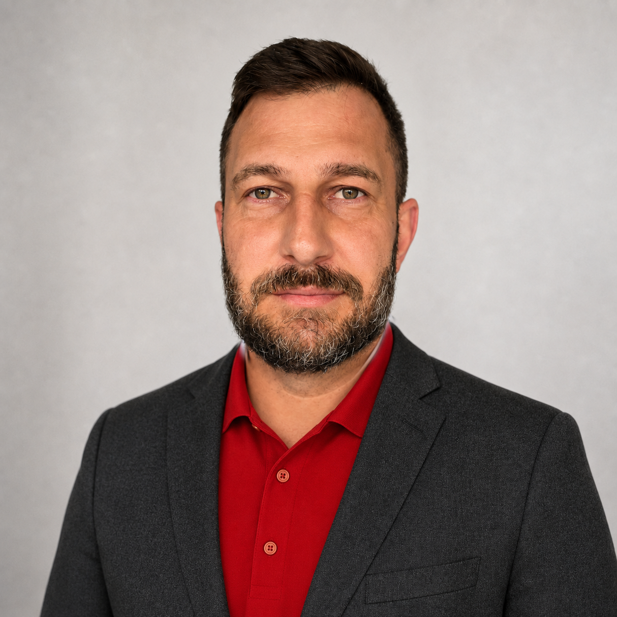 Mario Aleksic-Matic, Gründer und Geschäftsinhaber der MAM Bedachungen KG
